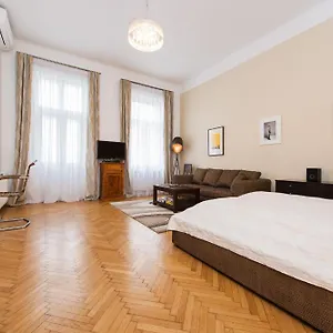 Rosa Linde - Comfort Vienna